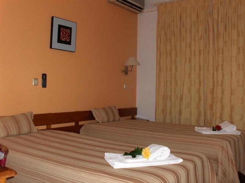 Quarto Triplo com Varanda