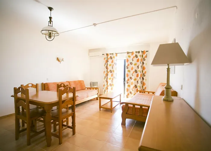 Alojamentos: Mirachoro Praia Da Rocha